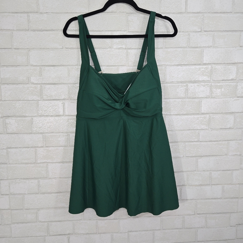 NWOT swim‎ top